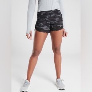 Athleta mesh racer run short 4” xs